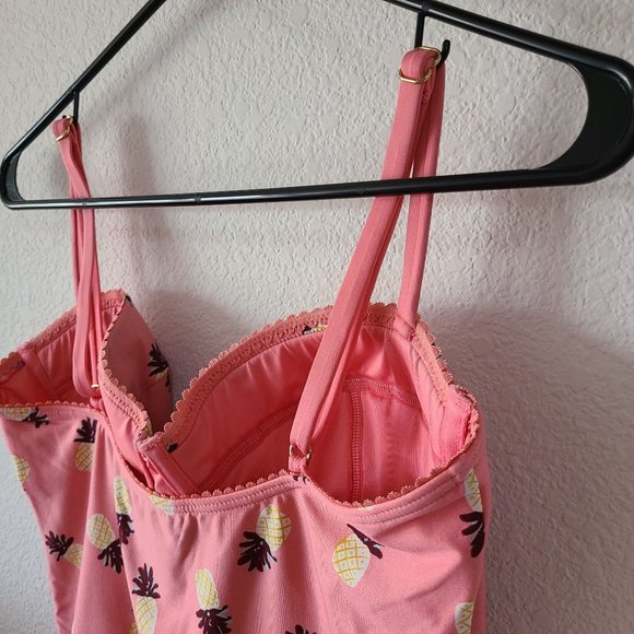 Kate Spade Women's Size S Cruise 2019 Pineapple One-Piece Swimsuit Pink - Picture 4 of 13